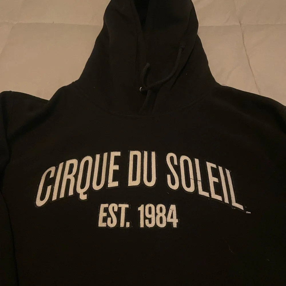 Cirque Du Soleil Black Hooded pullover drawstring Sweatshirt - Men's Pullover - Picture 2 of 2